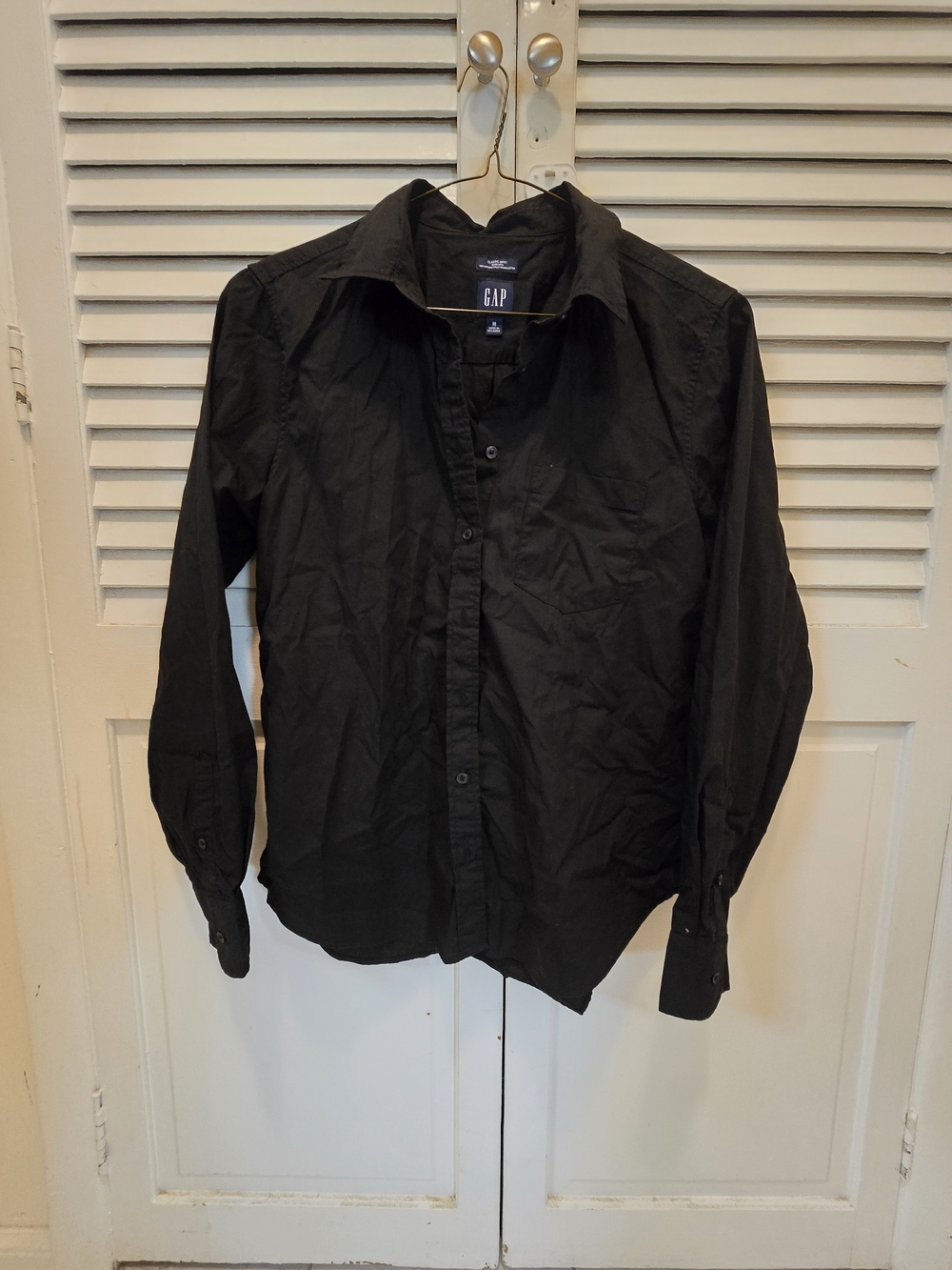 GAP Men's Black Long-Sleeve Button Shirt